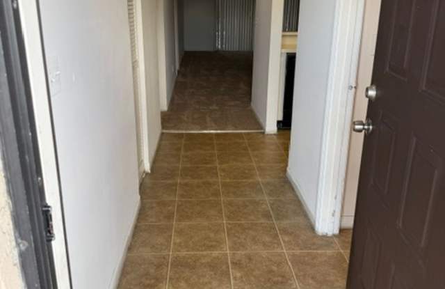 Large Two bedroom condo Gallery 2