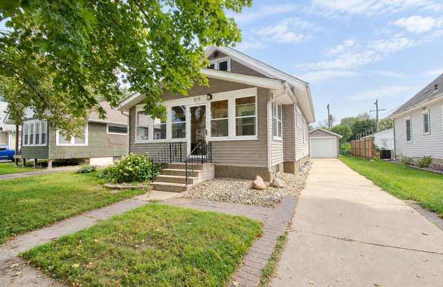 North Mankato Craftsman Bungalow with Character & Modern Updates photos photos North Mankato Craftsman Bungalow with Character & Modern Updates photos photos