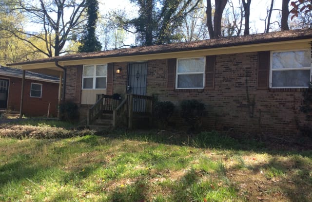 2915 Ravencroft Drive - 2915 Ravencroft Drive, Charlotte, NC 28208