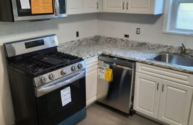 75 Atlantic St 2nd fl - 75 Atlantic Street, Carteret, NJ 07008