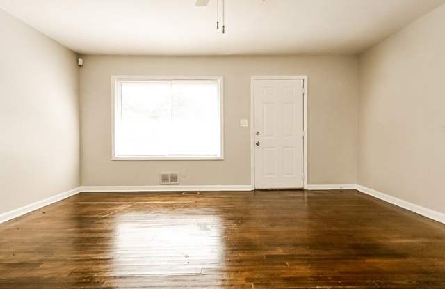 4390 Glenwood Parkway Gallery 2