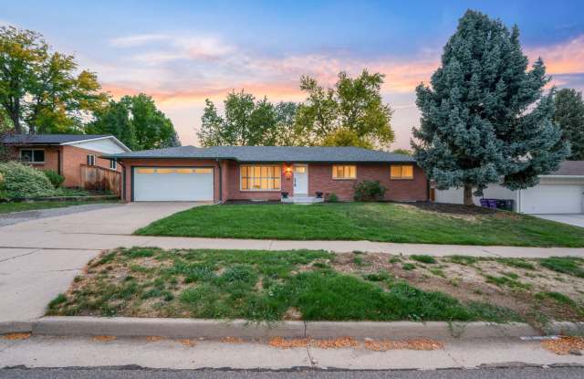Available NOW! 4 Bedroom 3 Bath Beautiful Home photos photos