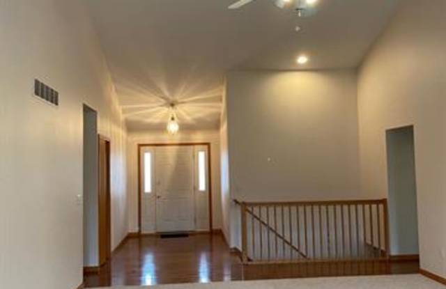 701 COVENTRY Court Gallery 2