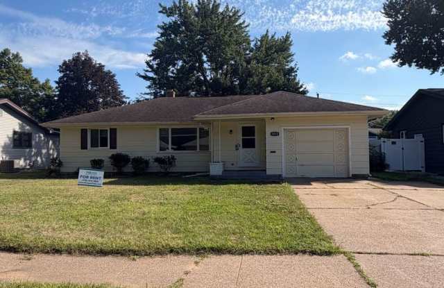 3-Bedroom House  with Garage and tons of storage! photos photos
