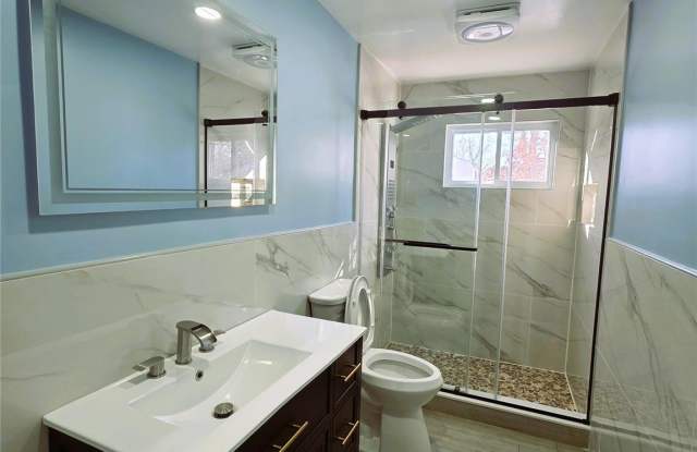 1334 Connetquot Avenue Gallery 2