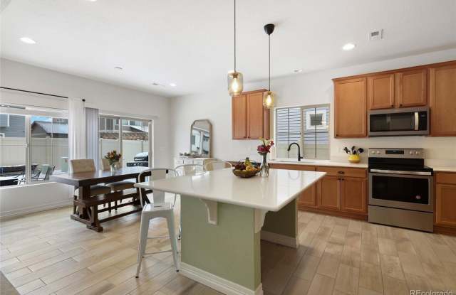 Beautiful 4 Bedroom Home in First Creek Available for Lease! photos photos