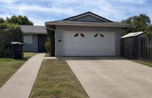 Charming 3-Bedroom Home with Oversized Backyard photos photos Charming 3-Bedroom Home with Oversized Backyard photos photos