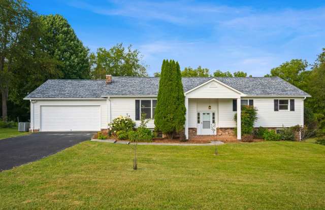 Welcome to this comfortable and spacious single-family home in the desirable Glade-Westover neighborhood of Blacksburg. Gallery 1