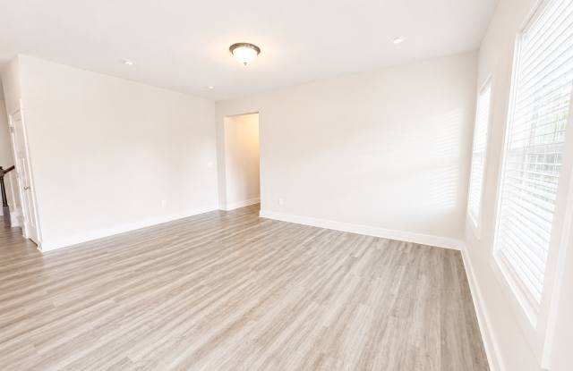 404 Cattail Hollow Way Gallery 4