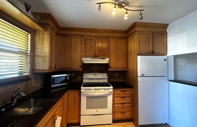 21904 Lake Forest Circle Gallery 4