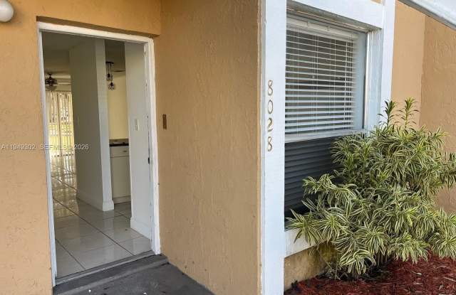 8028 SW 21st Ct photos photos