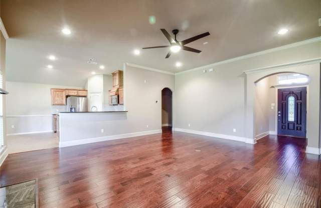 316 Colorado Drive - 316 Colorado Drive, Burleson, TX 76028