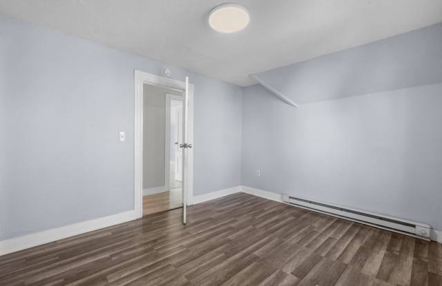 79 Maple Street - 3rd Flr Gallery 4