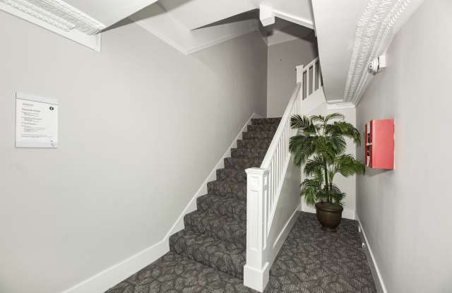 1720 Leavenworth Street Gallery 3