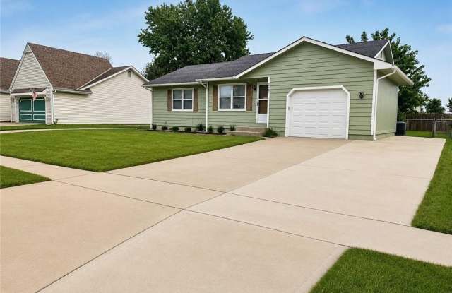 227 E Colleen Drive Gallery 1