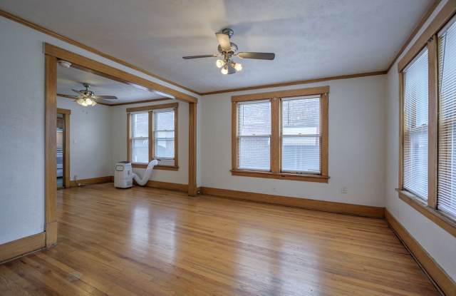 3310 / 3312 Jackson St Duplex Gallery 1