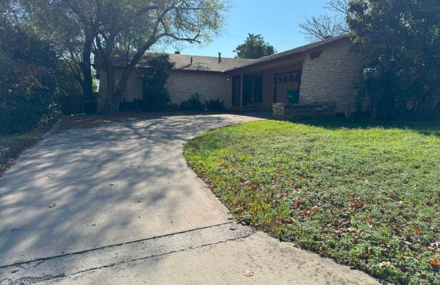 Welcome home to 7714 Village Oak! - 7714 Village Oak Drive, Live Oak, TX 78233