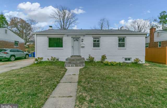 4715 BOILING BROOK PARKWAY photos photos