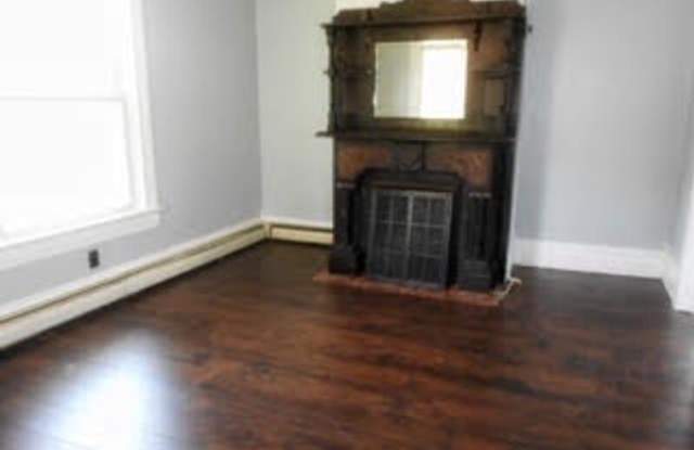 121 Brady Road Gallery 4