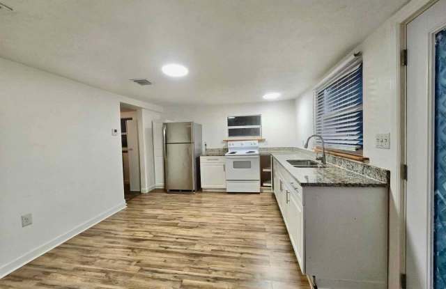 3901 Lakewood Road unit: B photos photos