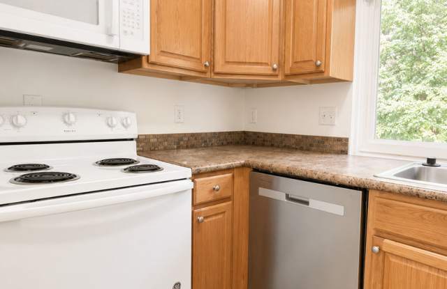 Welcome to Hickory Hills Apartments Gallery 3