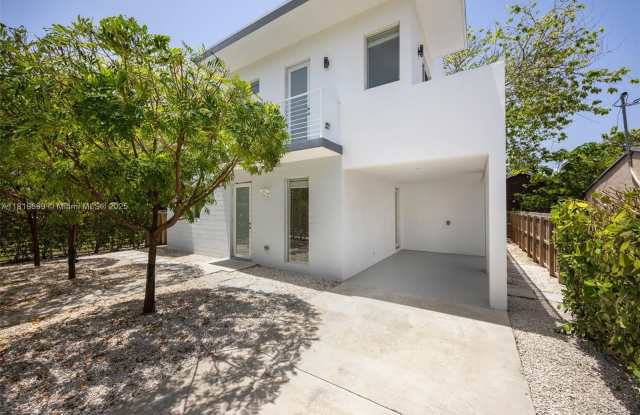 3787 Thomas Ave photos photos