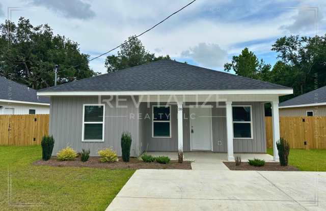 **OPEN HOUSE 08/17 1-3PM** 4 Bed/2 Bath Home with Storage Shed in Saraland photos photos