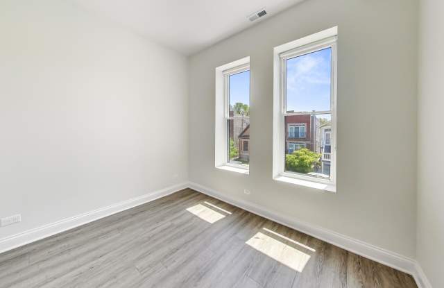 2312 W Ohio St - 2312 West Ohio Street, Chicago, IL 60612