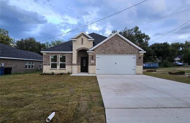 202 E 1st North Street photos photos