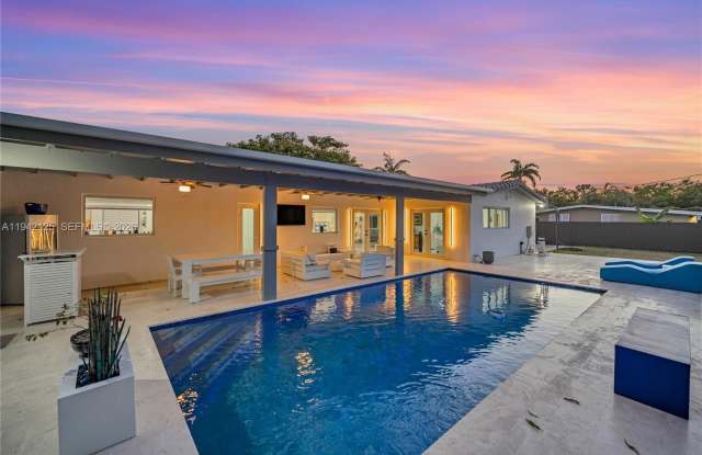 8501 SW 142nd St photos photos