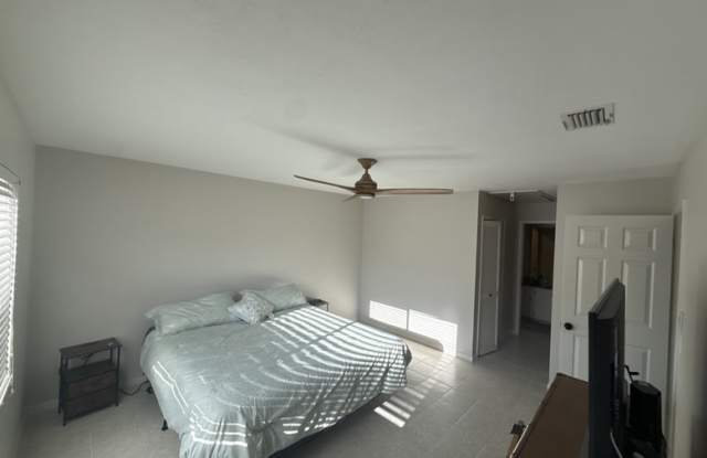 920 Collier Court Gallery 3