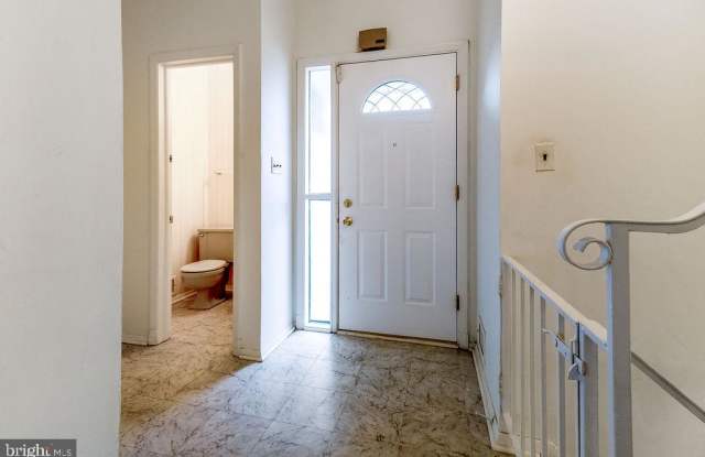 6804 SYLVALE COURT Gallery 2
