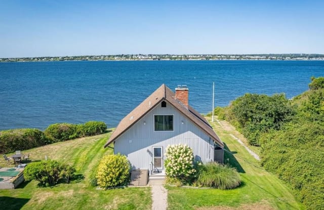 2 Arnold Street - 2 Arnold St, Newport County, RI 02835