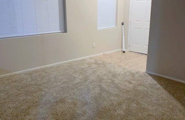 4452 Oberlander Ave Gallery 4