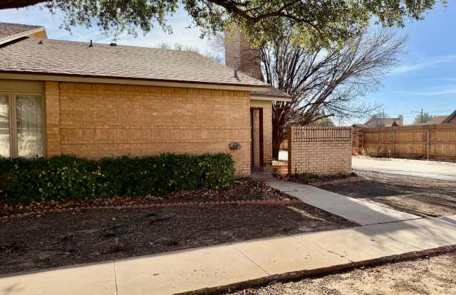 Spacious 2 Bedroom, 2.5 Bath Home with Bonus Room – Pets Considered photos photos