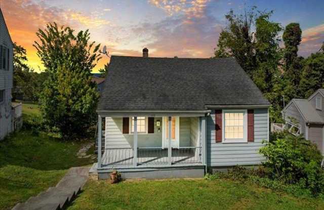 Radford, 3 BR / 2 BA, Available NOW - 120 Monroe Street, Radford, VA 24141