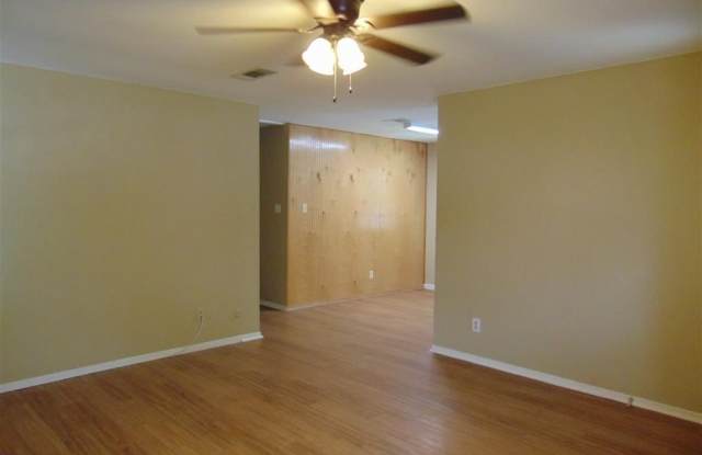 711 N West Gallery 3