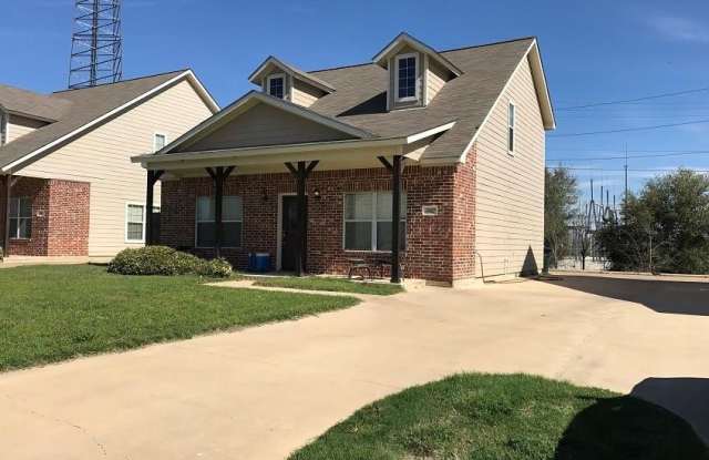 2489 Horse Shoe Drive Gallery 2