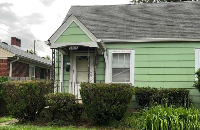 1306 N Chester Avenue Gallery 2