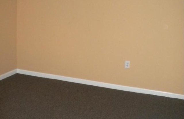 8217 DELLWOOD CT Gallery 4