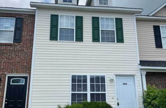 Conveniently Located 2 Bedroom, 2.5 Bath Townhome photos photos