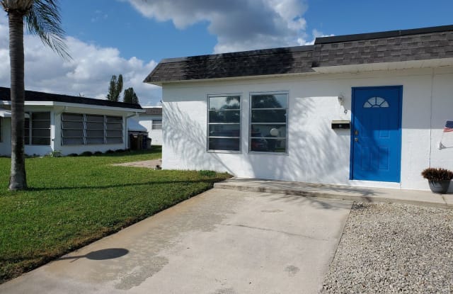 9 Temple Ct - 9 Temple Court, Lehigh Acres, FL 33936