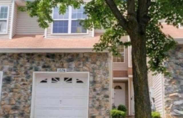 1076 Oakcroft Ln Gallery 1
