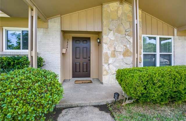 3424 Pine Tree Circle Gallery 4
