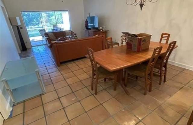 6276 Shadowood Cir Gallery 2