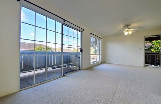 Available now : A 2 Bedroom, 1 bathroom with 1 assigned parking stalls at Royal Palm in Waipio photos photos