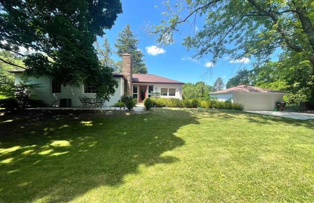 2185 Ayrshire Drive photos photos