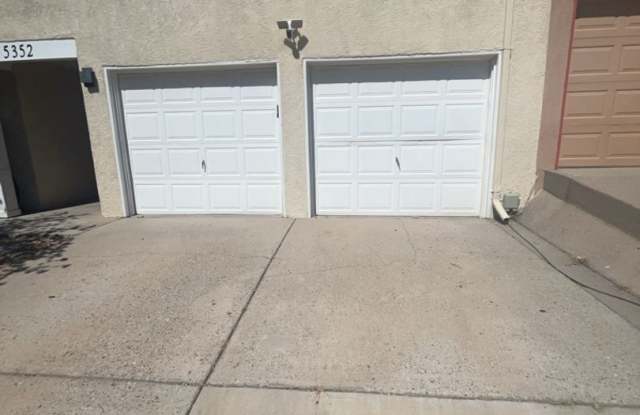 2-bedroom, 2-bathroom home located in the vibrant city of Albuquerque Gallery 1