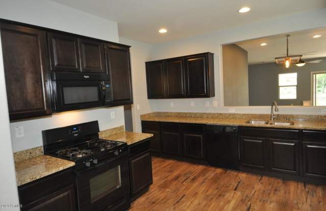 10765 W YEARLING Road Gallery 4