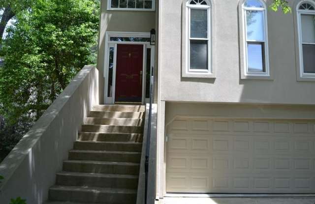 2548 OAKWOOD Trace SE - 2548 Oakwood Trce SE, Smyrna, GA 30080